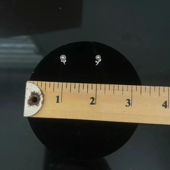 925 Sterling Silver Sunflower Earrings - Picture 4 of 5